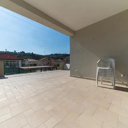 Appartamento Appartamento in Villa con Grande Terrazza *