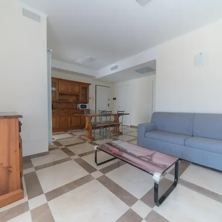 Appartamento in Villa con Grande Terrazza Appartamento *