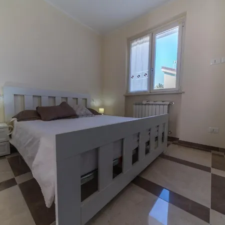 Appartamento In Villa Con Grande Terrazza Apartment Diano Marina