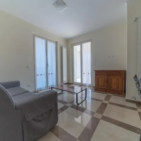 Appartamento In Villa Con Grande Terrazza * Diano Marina